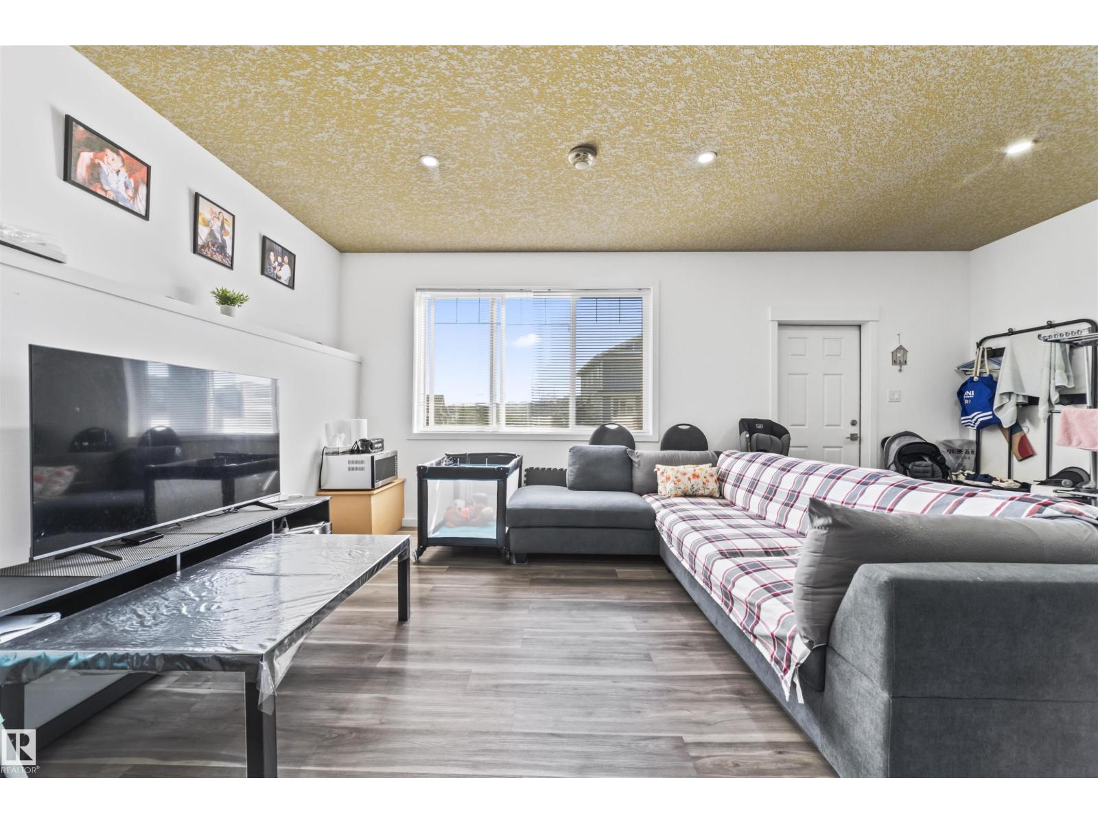 3909 49 AV, Beaumont