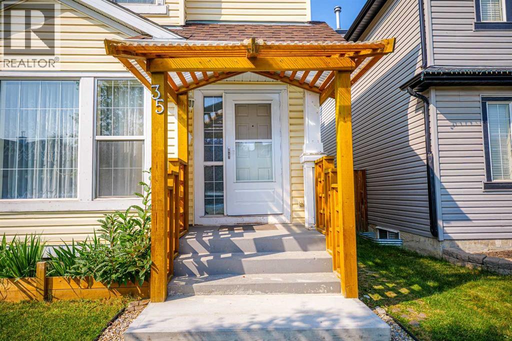 Single Family House for Sale in  Bridlecrest Road SW Bridlewood Calgary 