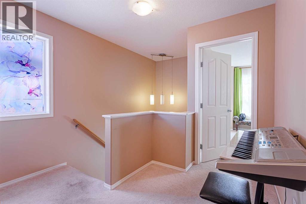 Single Family House for Sale in  Bridlecrest Road SW Bridlewood Calgary 