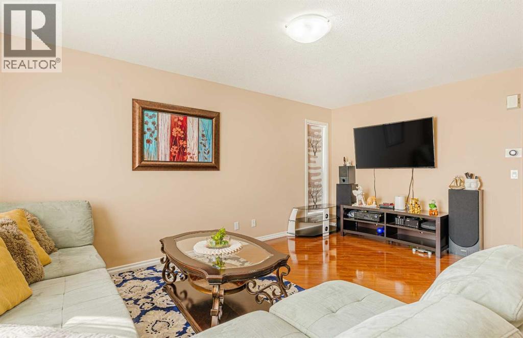 Single Family House for Sale in  Bridlecrest Road SW Bridlewood Calgary 