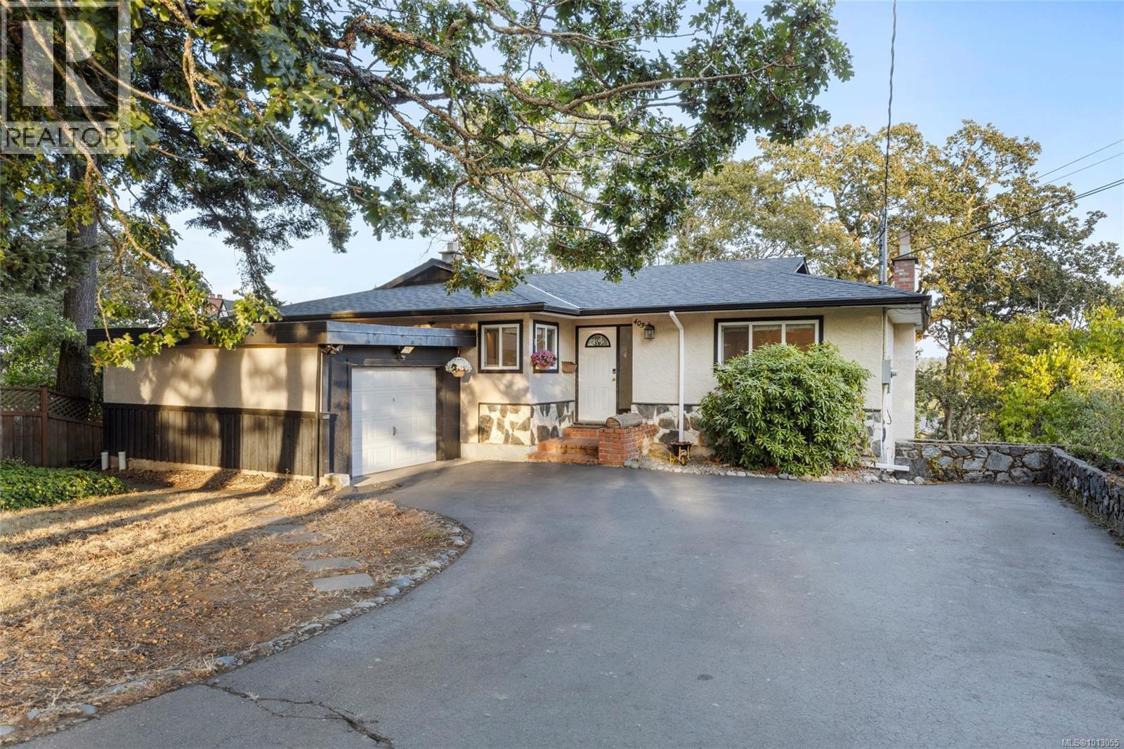 4037 Zinnia Road, Saanich