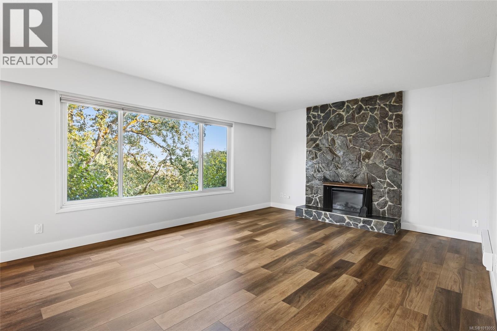  4037 Zinnia Road, Saanich