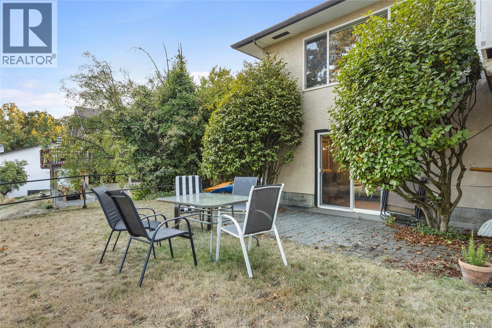  4037 Zinnia Road, Saanich