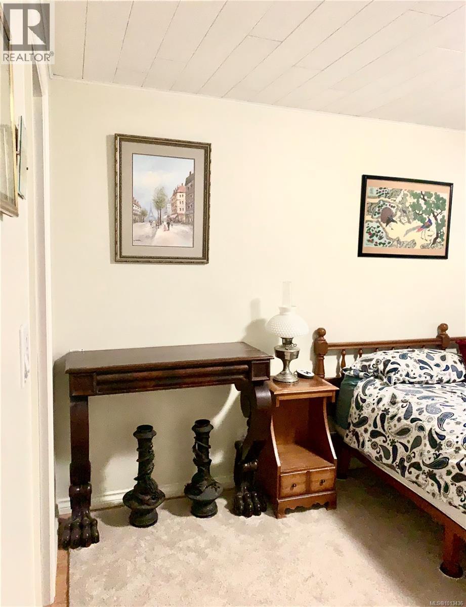 203 940 Inverness Rd, Saanich