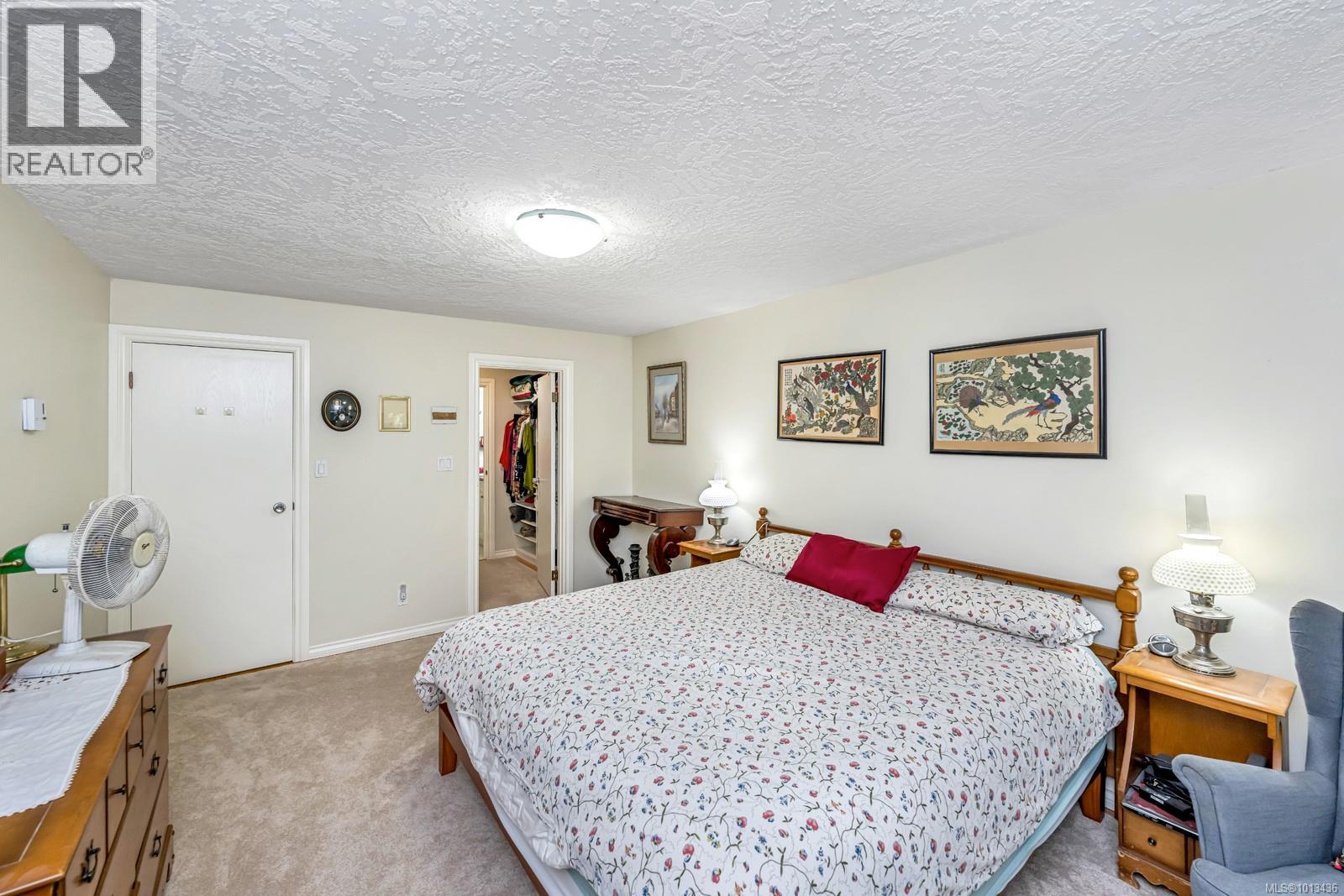 203 940 Inverness Rd, Saanich