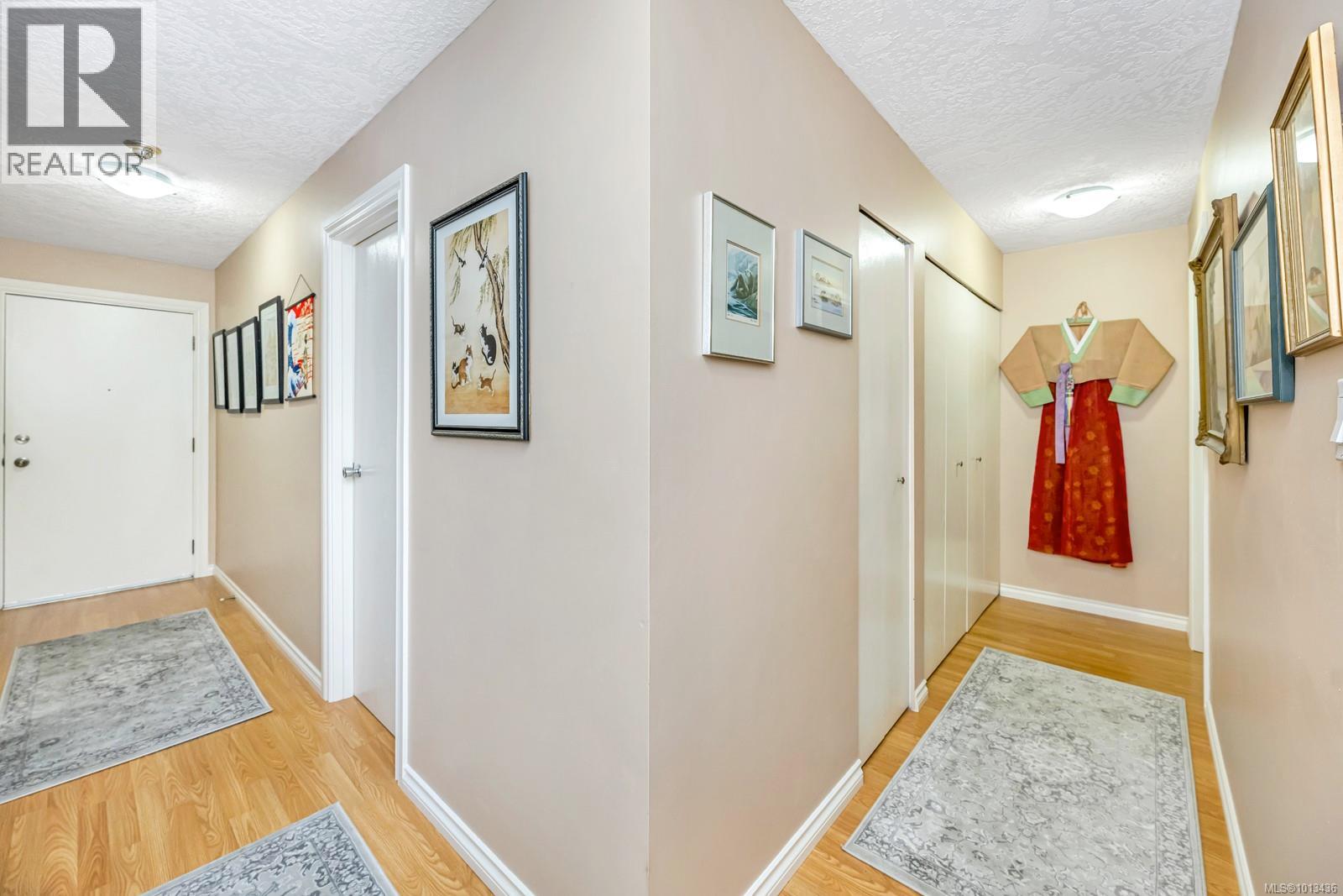203 940 Inverness Rd, Saanich