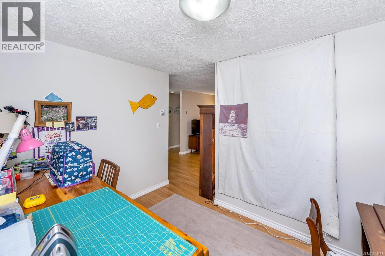 203 940 Inverness Rd, Saanich