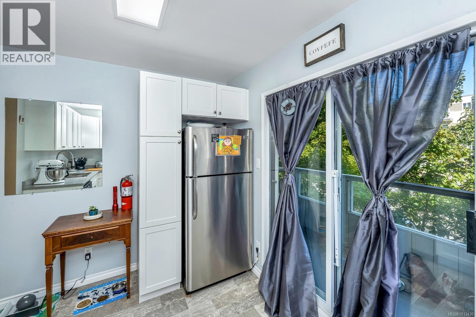 203 940 Inverness Rd, Saanich