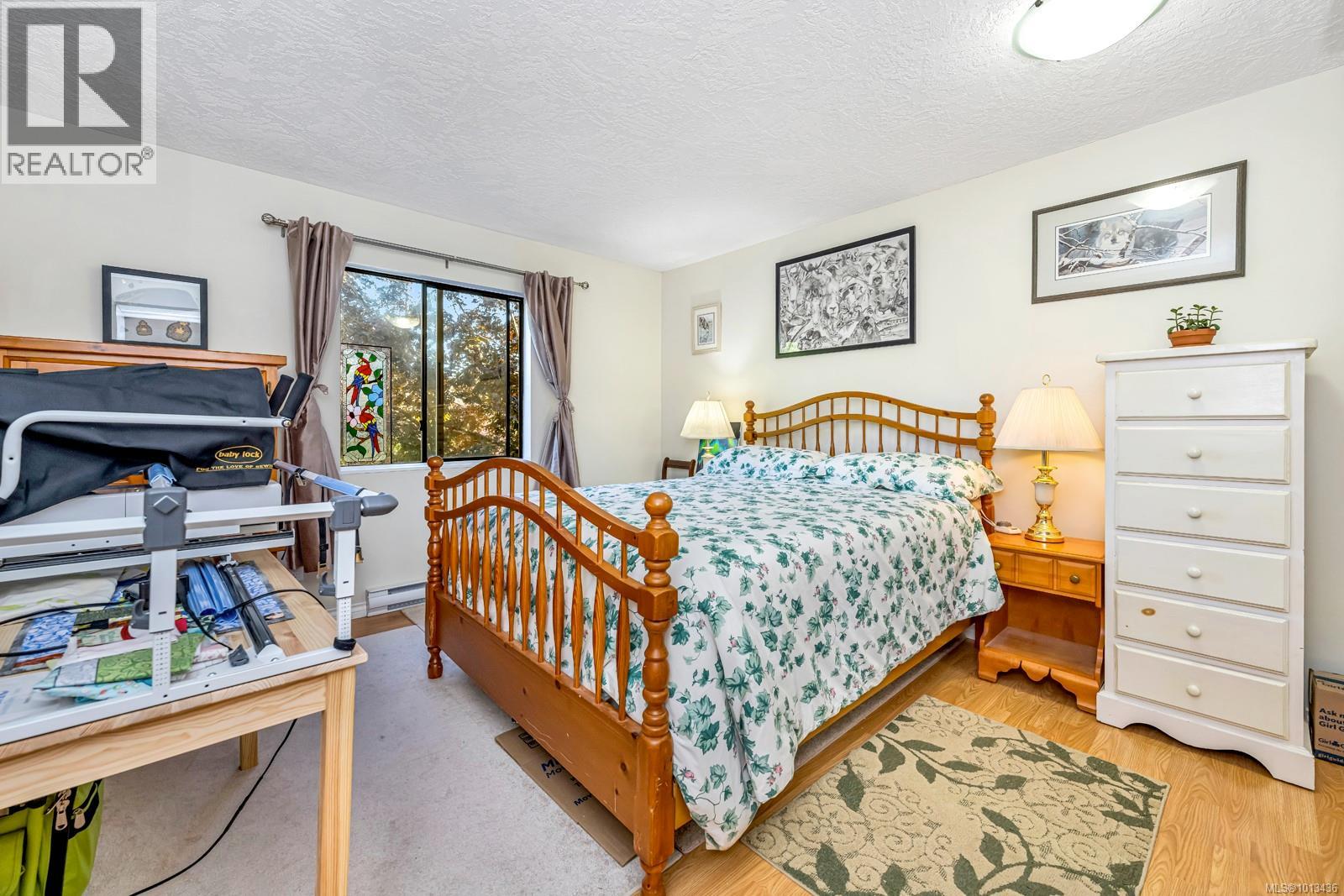 203 940 Inverness Rd, Saanich