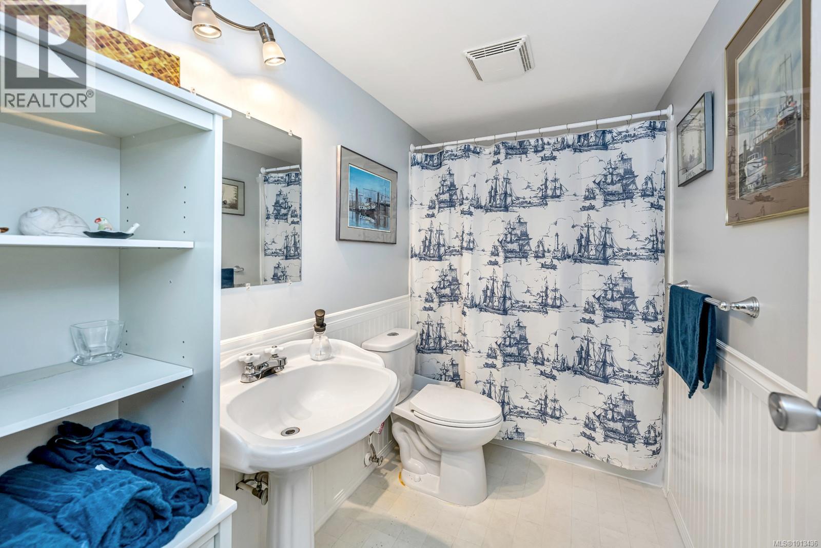 203 940 Inverness Rd, Saanich