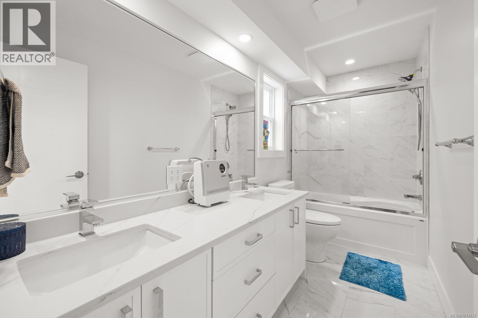  2000 Stone Hearth Lane, Sooke