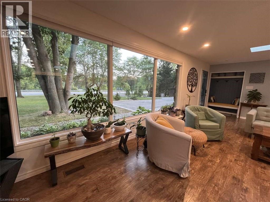915 GOVERNORS ROAD - 16