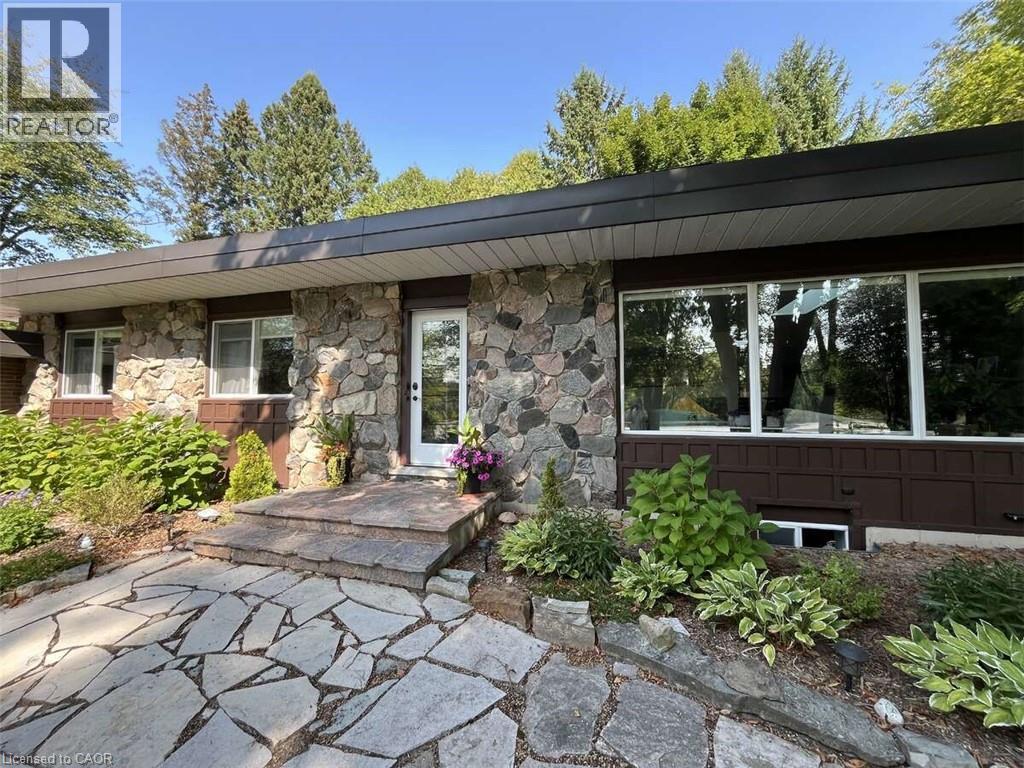 915 GOVERNORS ROAD - 4