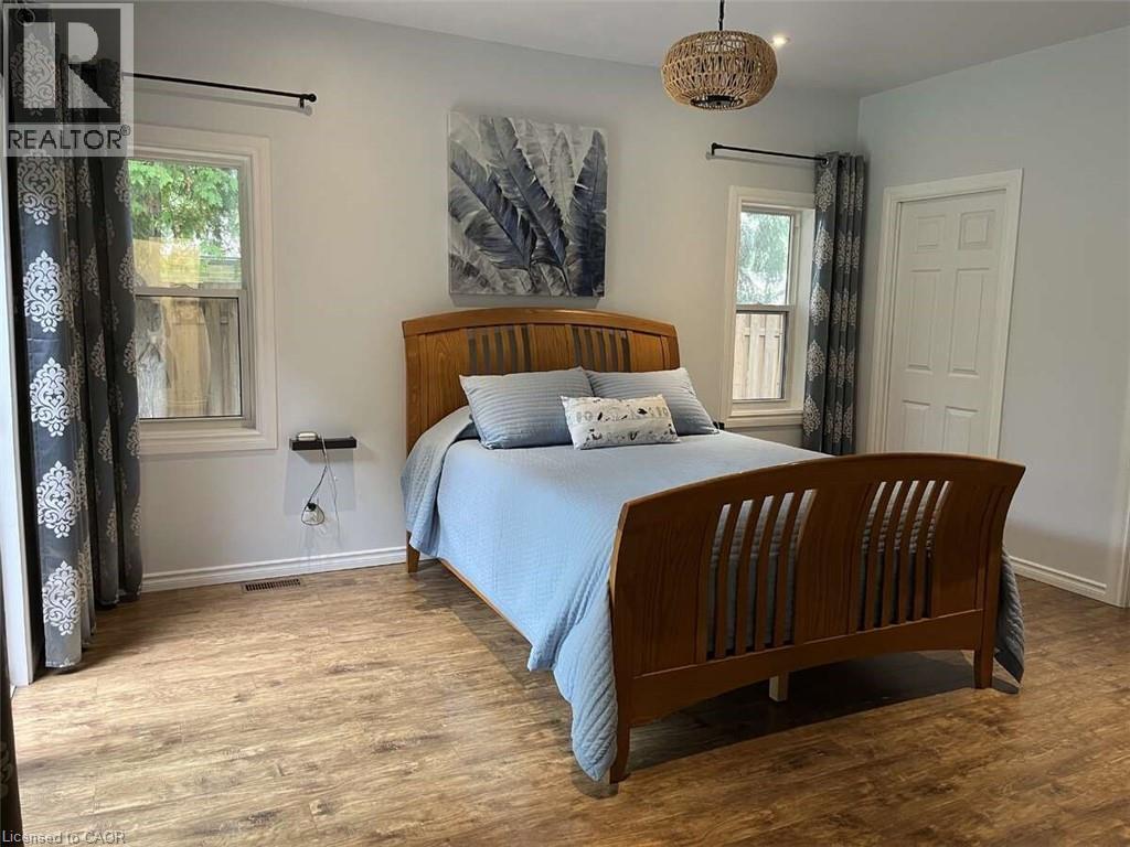 915 GOVERNORS ROAD - 31
