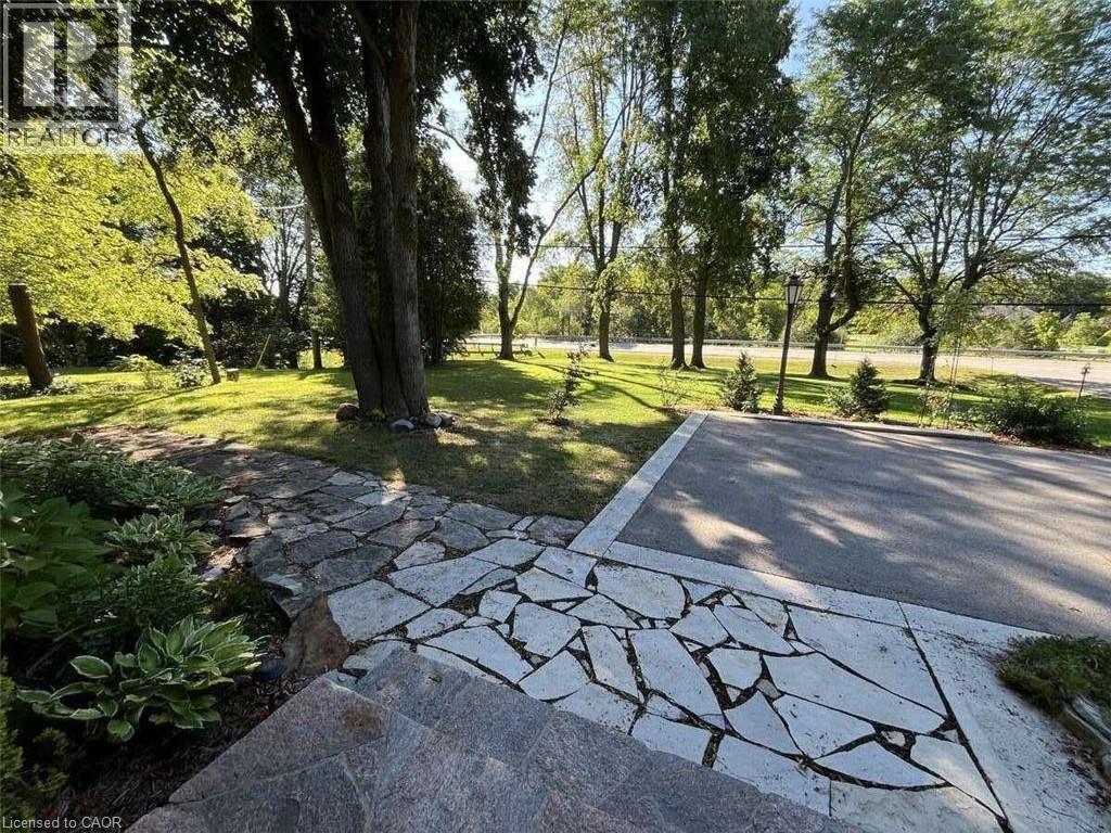 915 GOVERNORS ROAD - 5