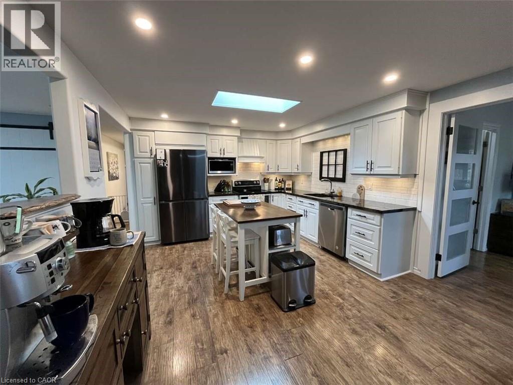 915 GOVERNORS ROAD - 24