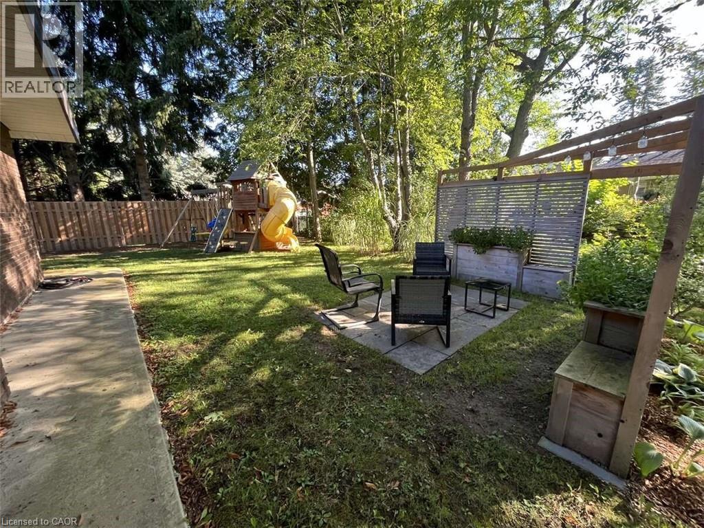 915 GOVERNORS ROAD - 12
