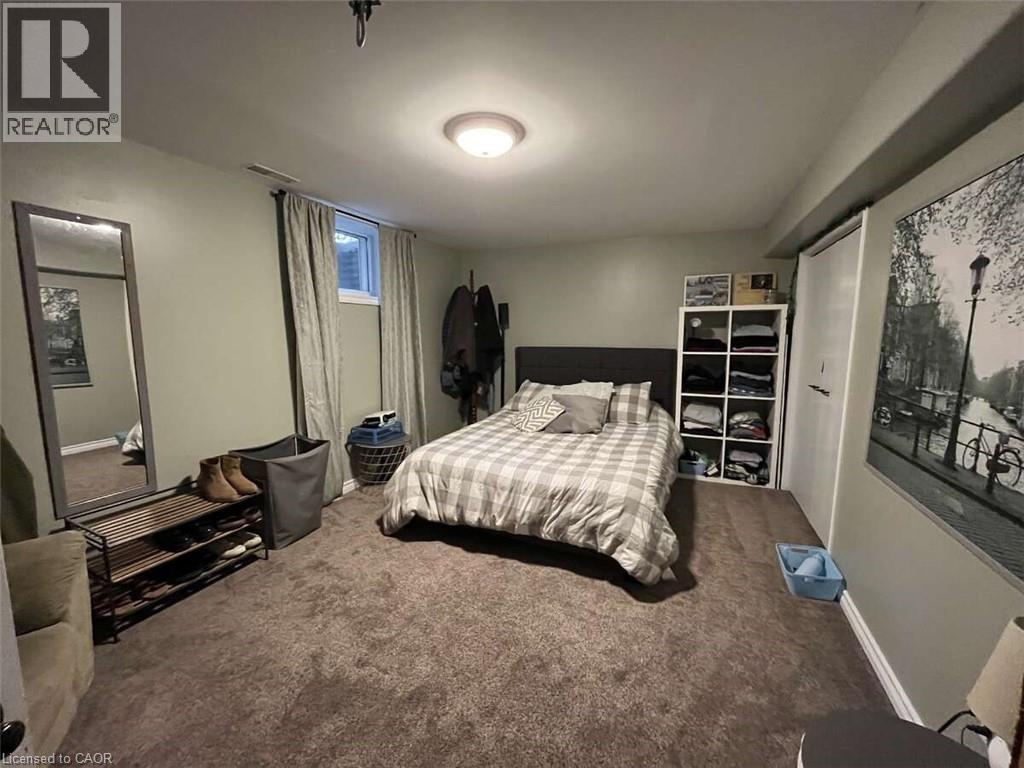 915 GOVERNORS ROAD - 40