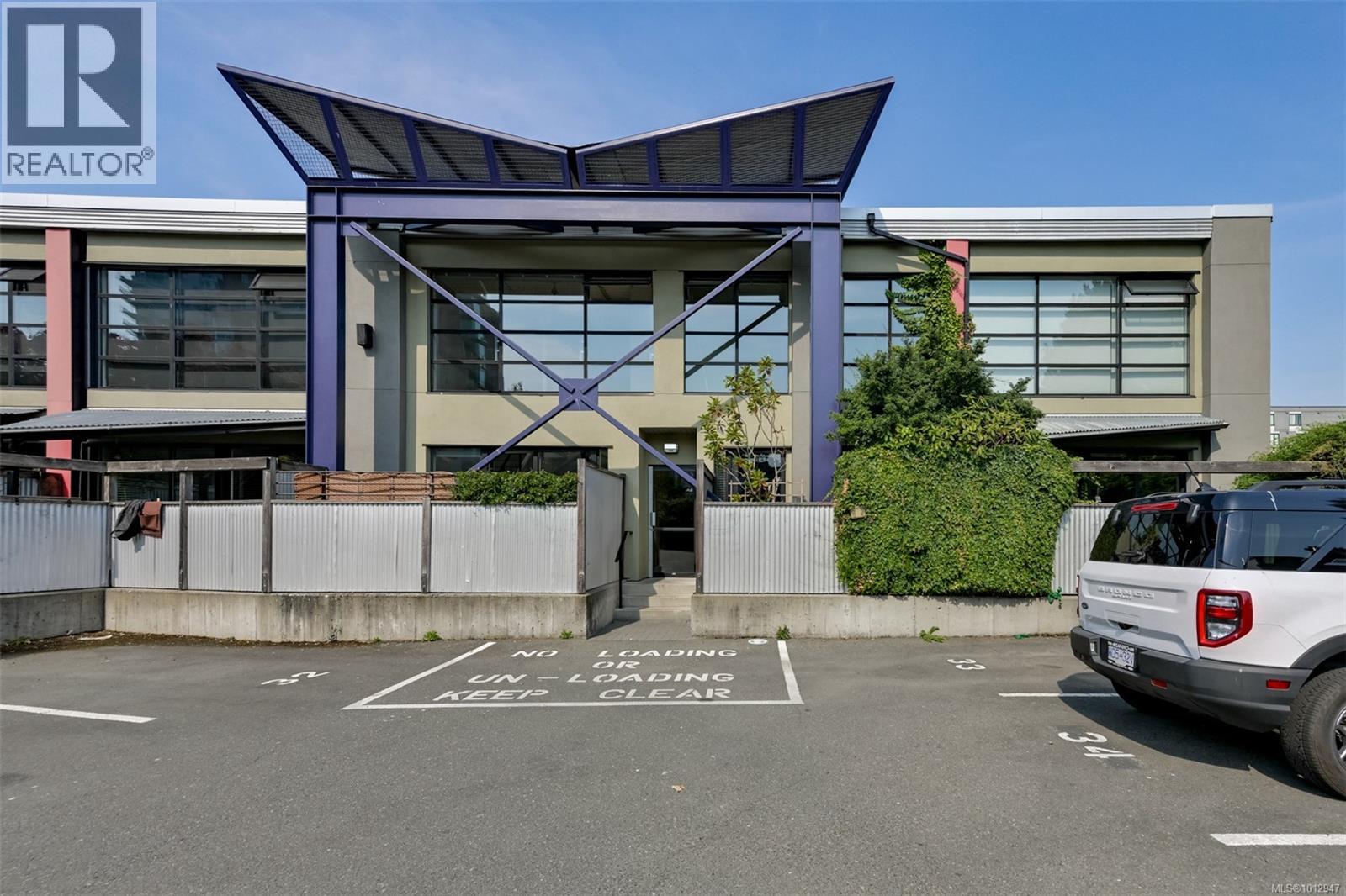 219 400 Sitkum Road, Victoria