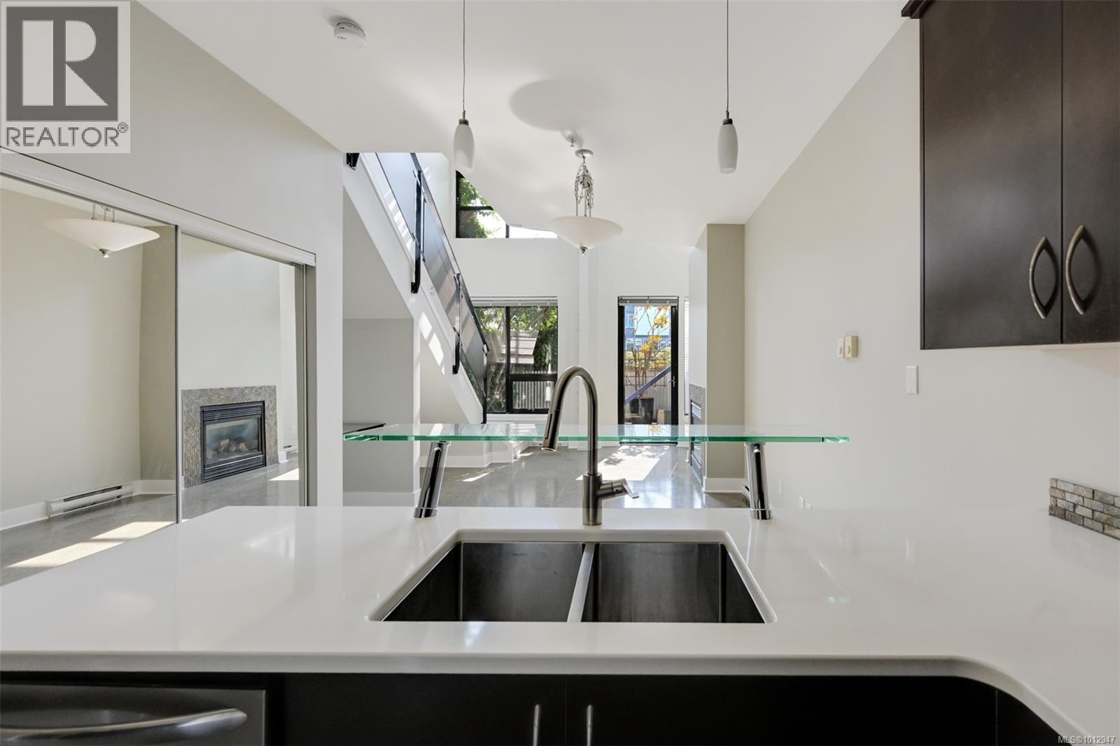 219 400 Sitkum Road, Victoria