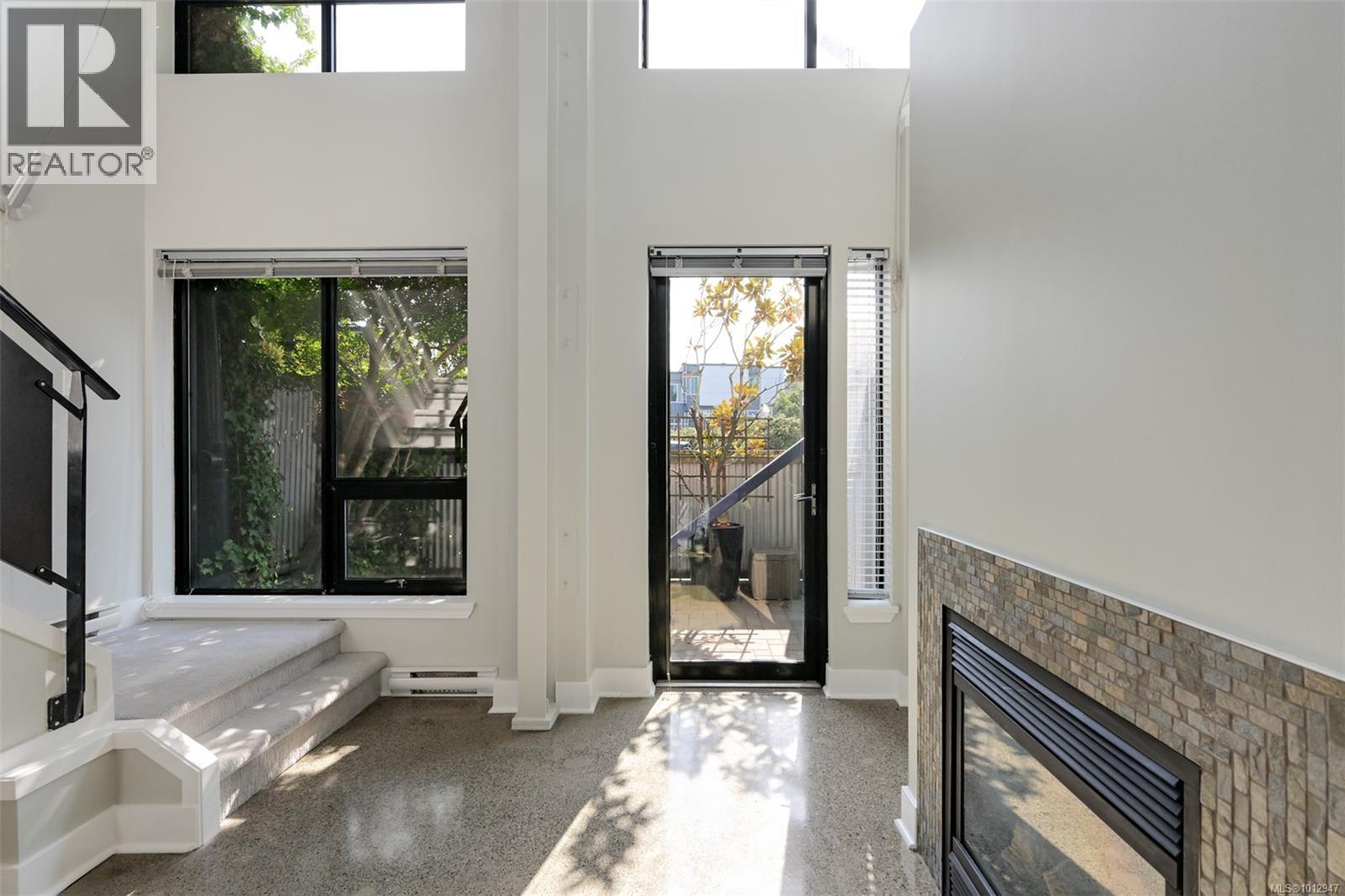 219 400 Sitkum Road, Victoria