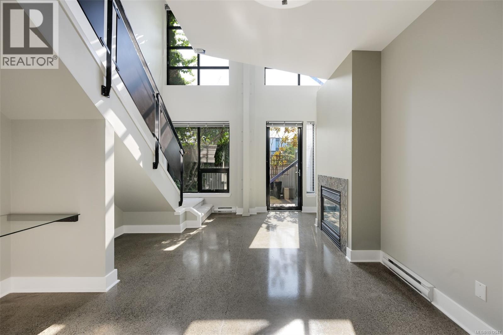 219 400 Sitkum Road, Victoria