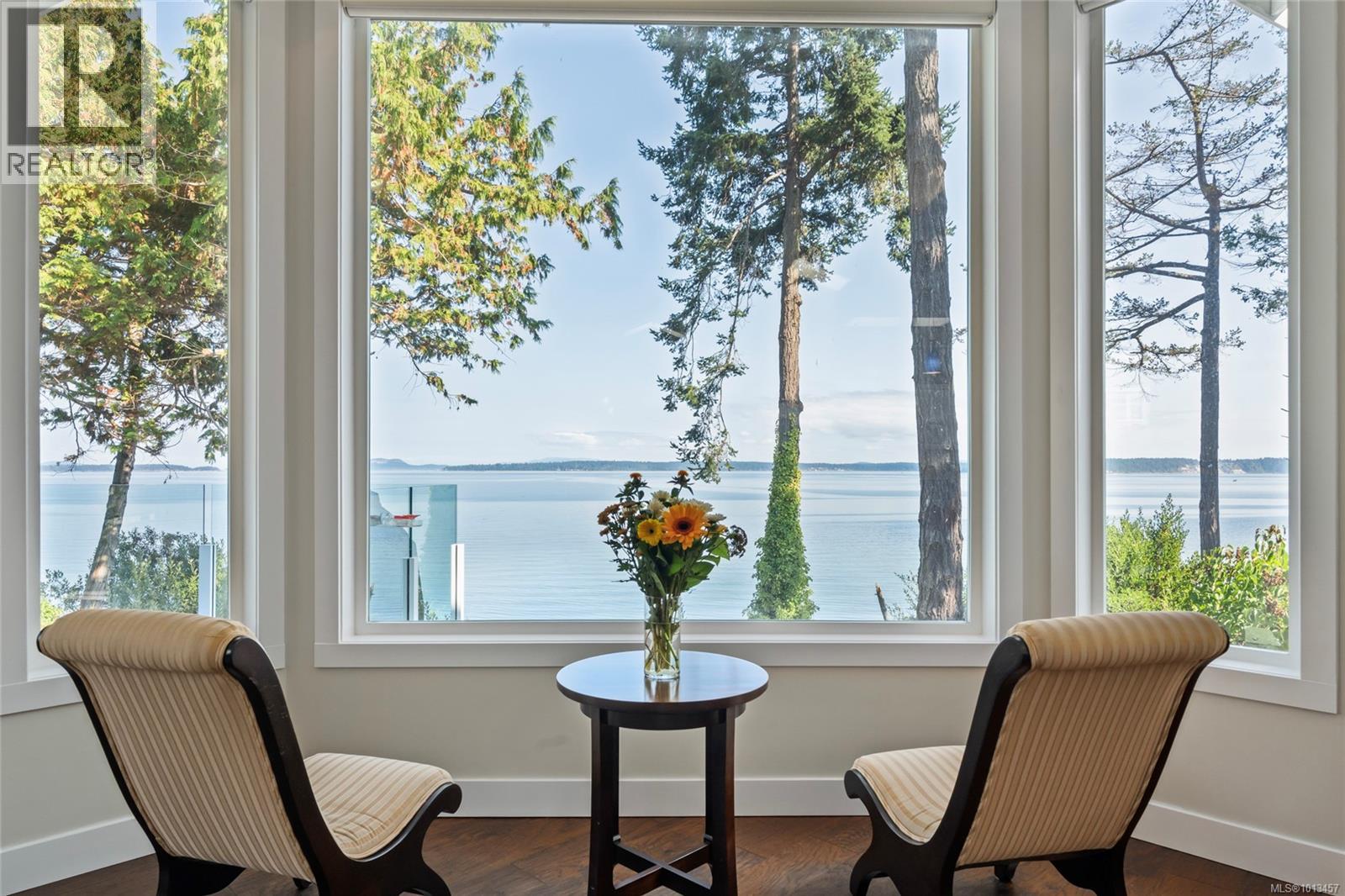  9055 Lochside Drive, North Saanich