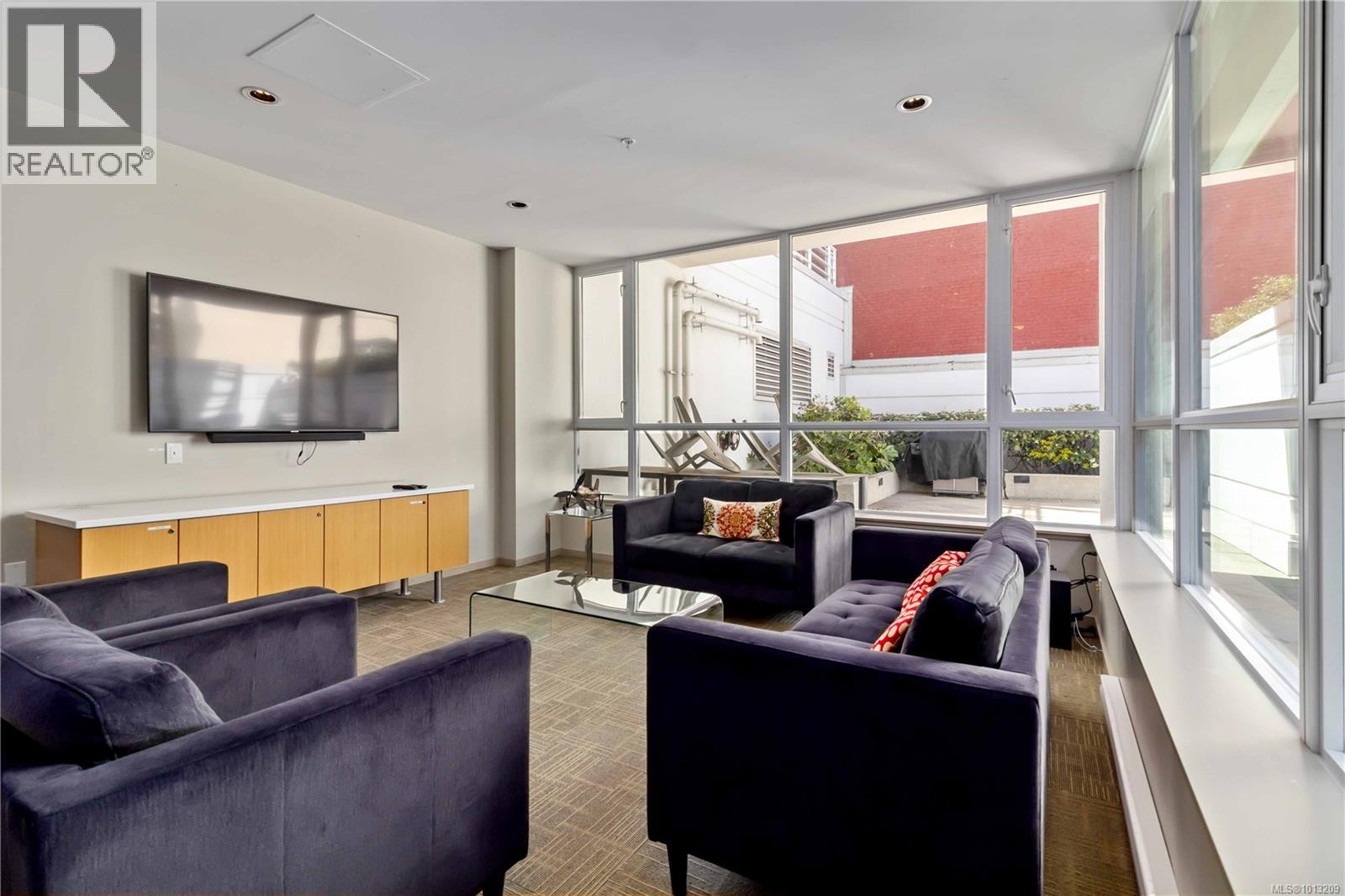 406 834 Johnson Street, Victoria