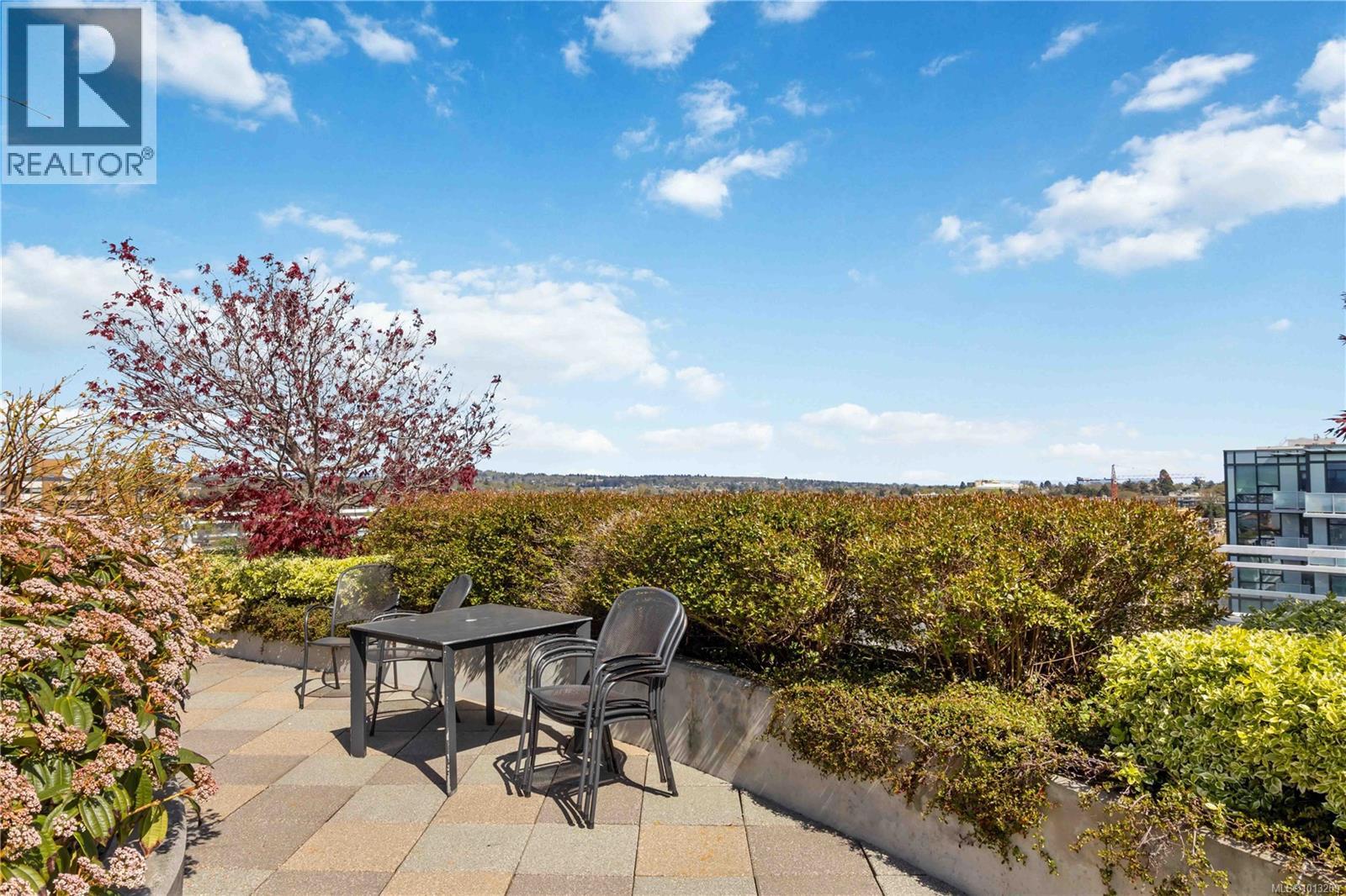 406 834 Johnson Street, Victoria