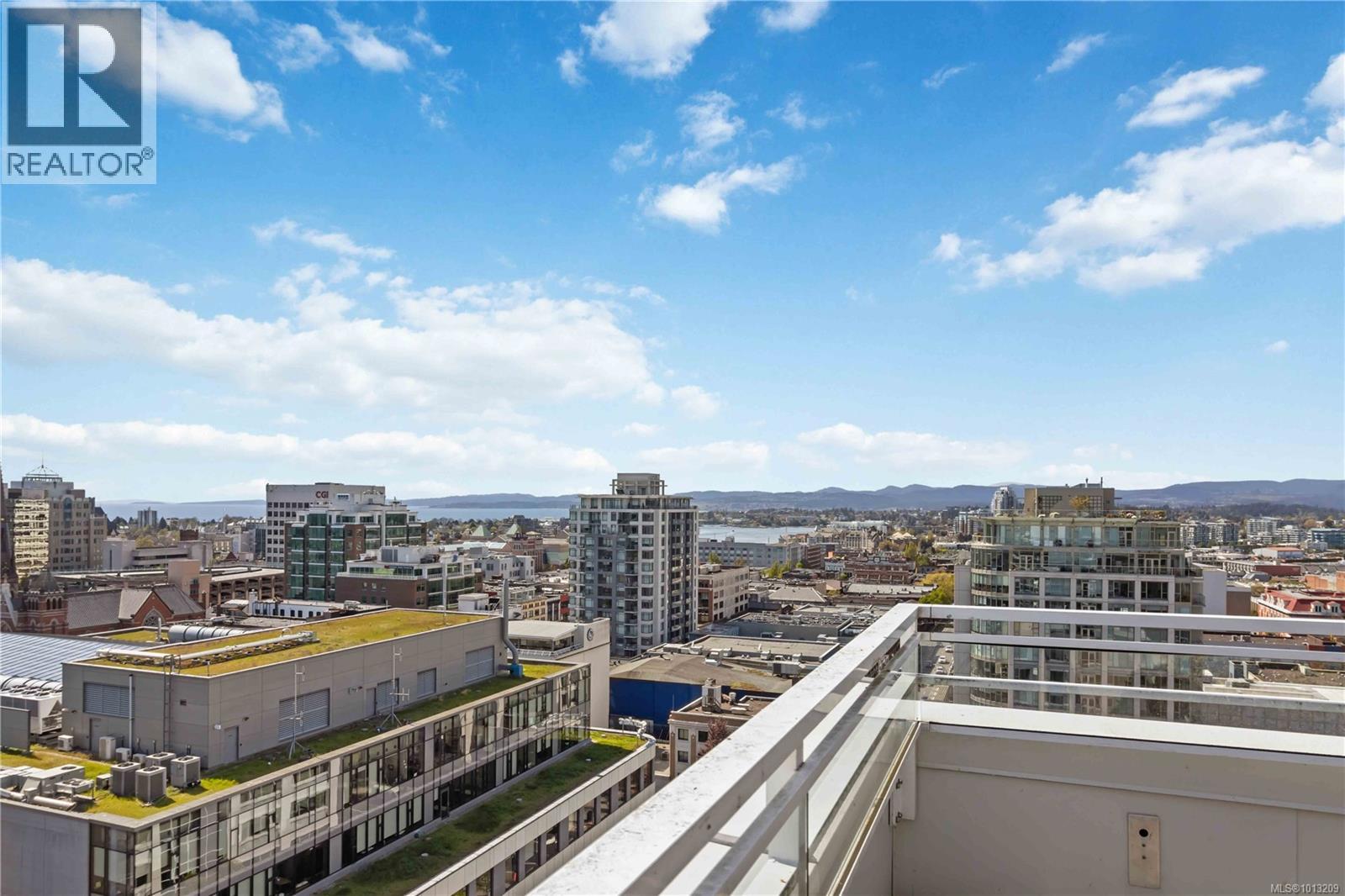 406 834 Johnson Street, Victoria