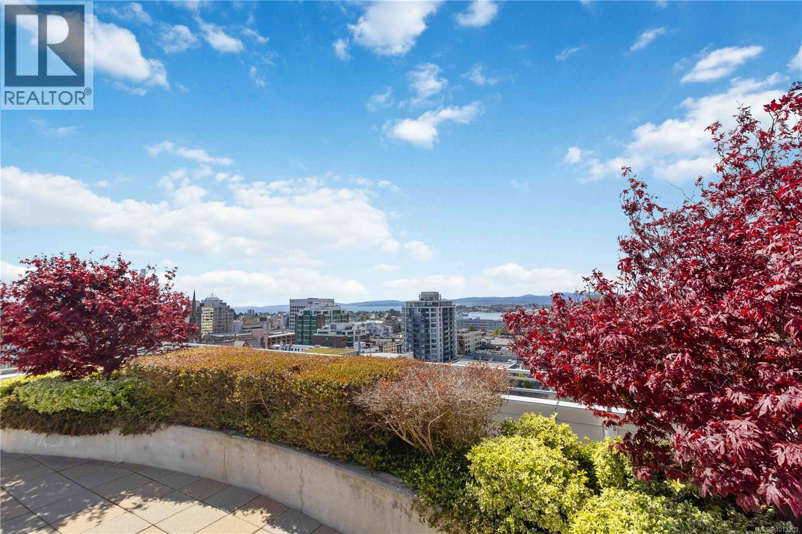 406 834 Johnson Street, Victoria