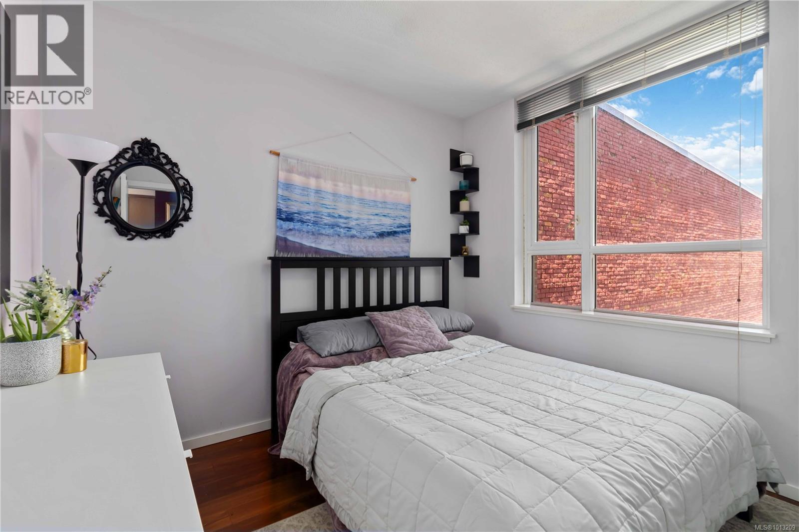 406 834 Johnson Street, Victoria