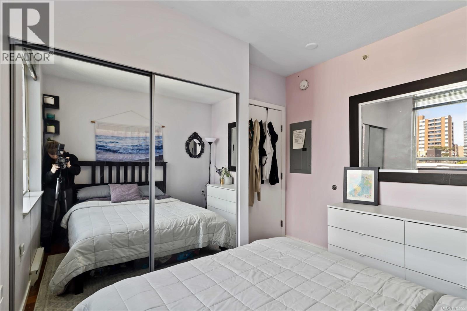 406 834 Johnson Street, Victoria