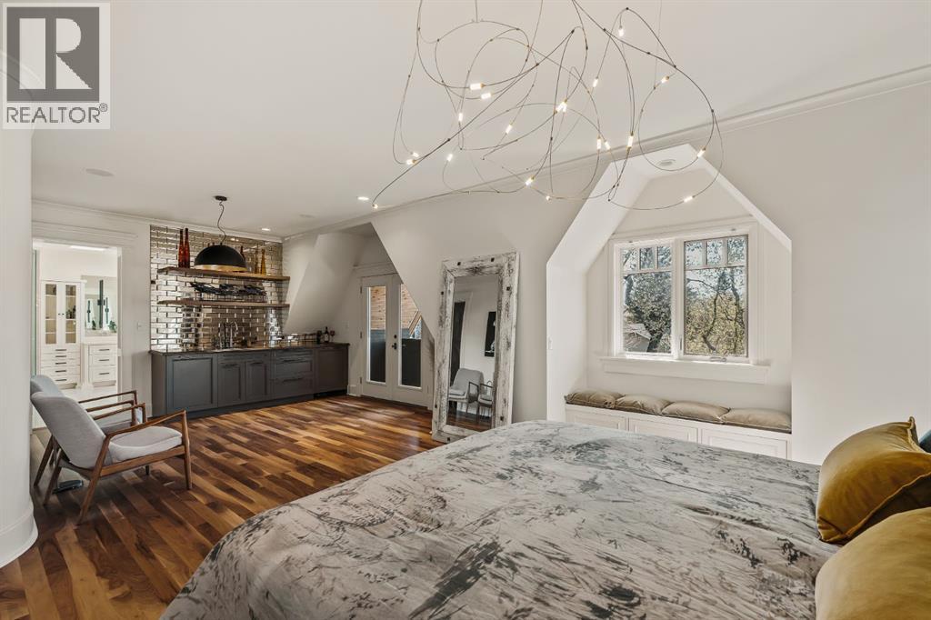 Single Family House for Sale in   Street SW Roxboro Calgary 