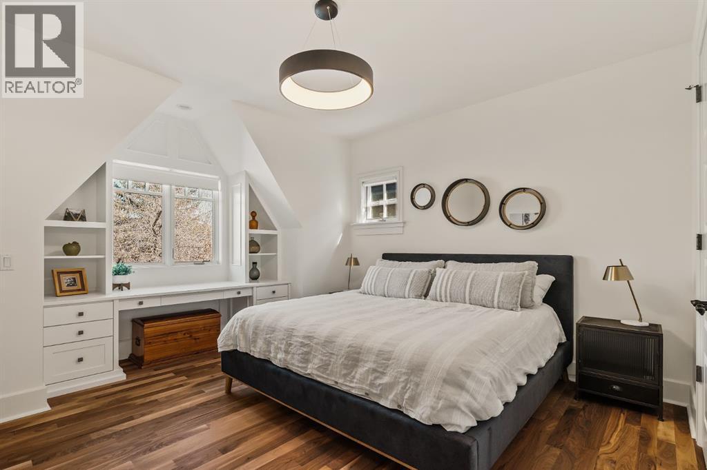 Single Family House for Sale in   Street SW Roxboro Calgary 