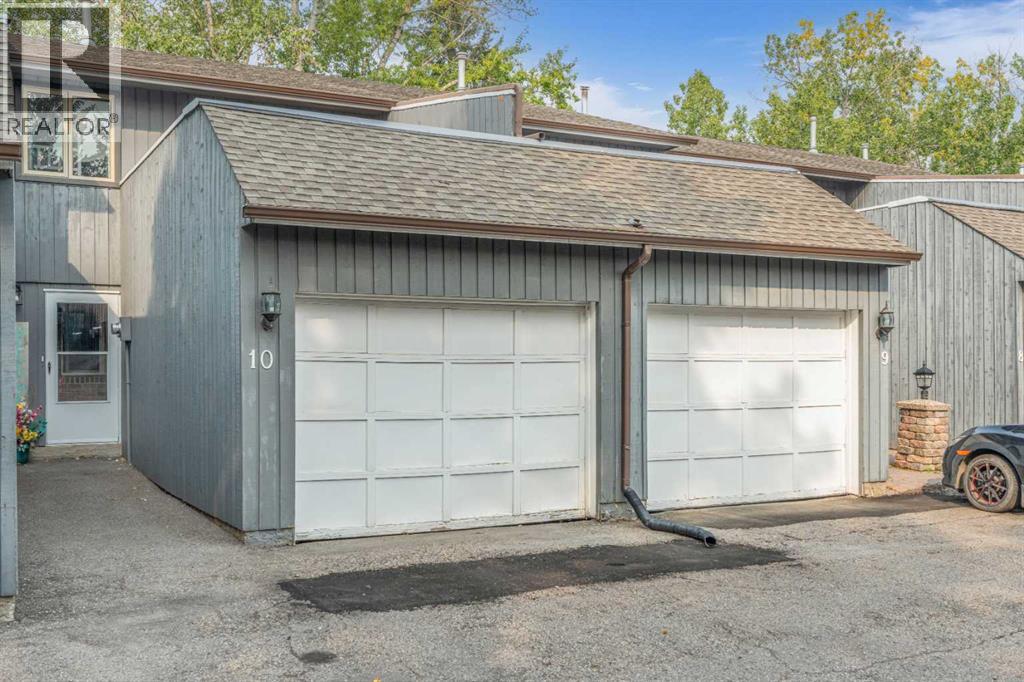 Single Family House for Sale in   Varsity Estates Drive NW Varsity Calgary 