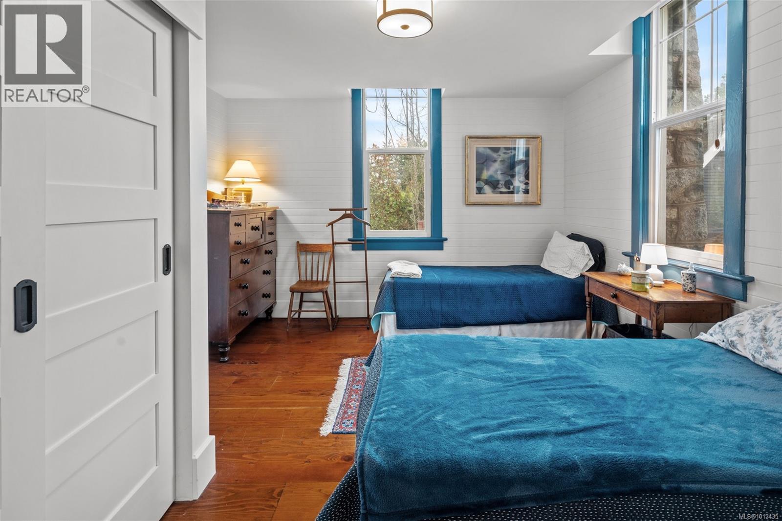 2088 Falkland Pl, Oak Bay