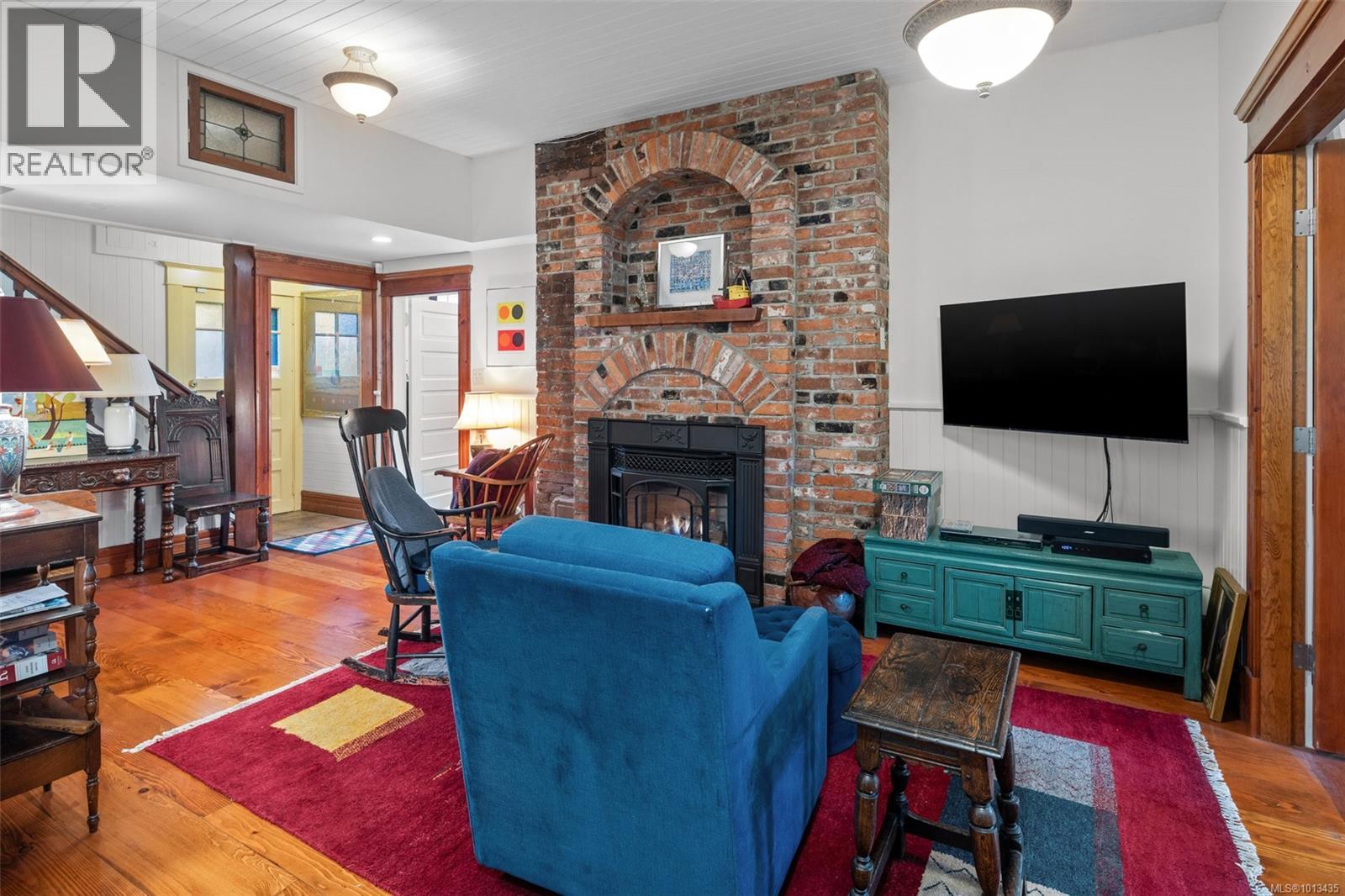 2088 Falkland Pl, Oak Bay