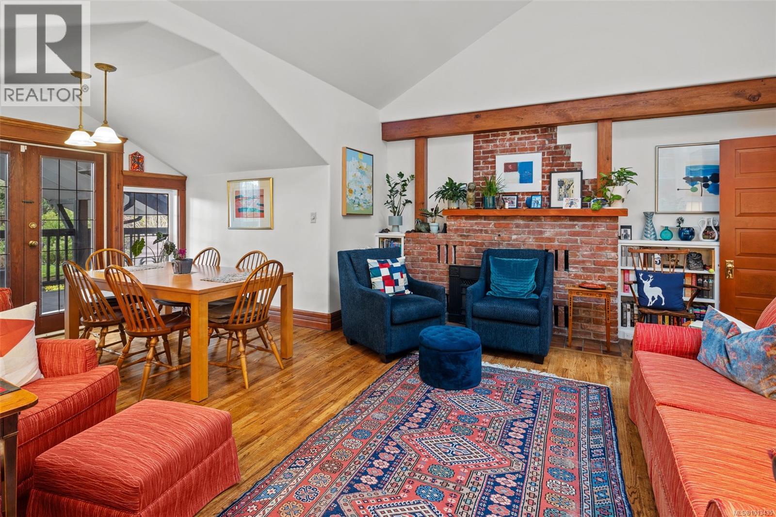 2088 Falkland Pl, Oak Bay