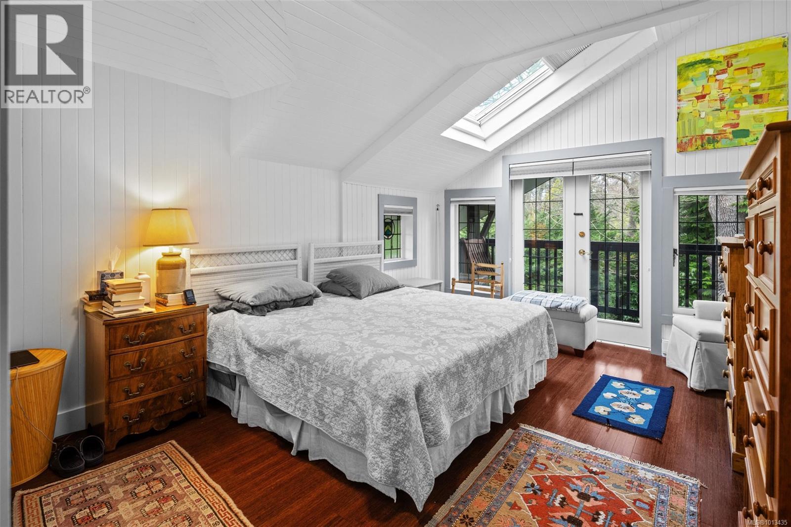 2088 Falkland Pl, Oak Bay