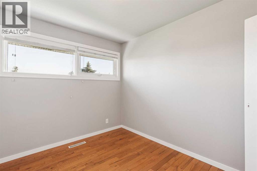 Single Family House for Sale in   Avenue NE Winston Heights/Mountview Calgary 
