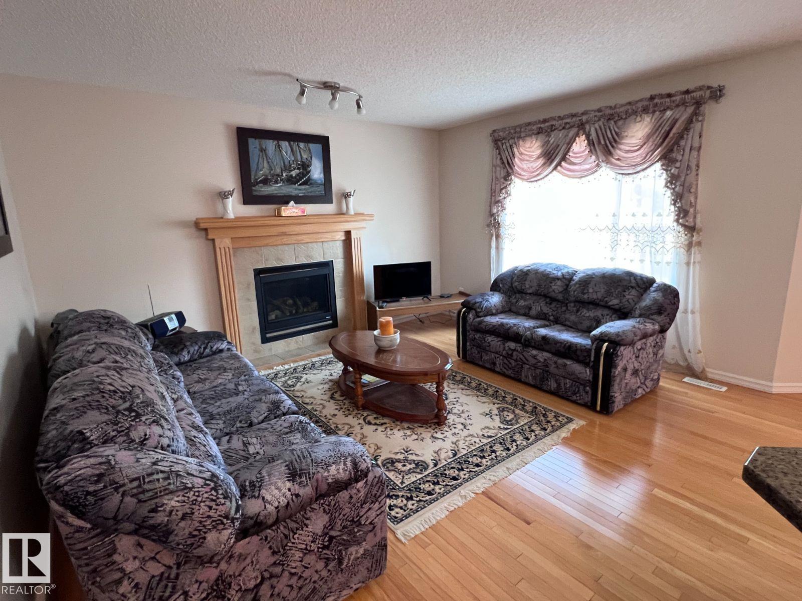 20707 56 AV NW, Edmonton