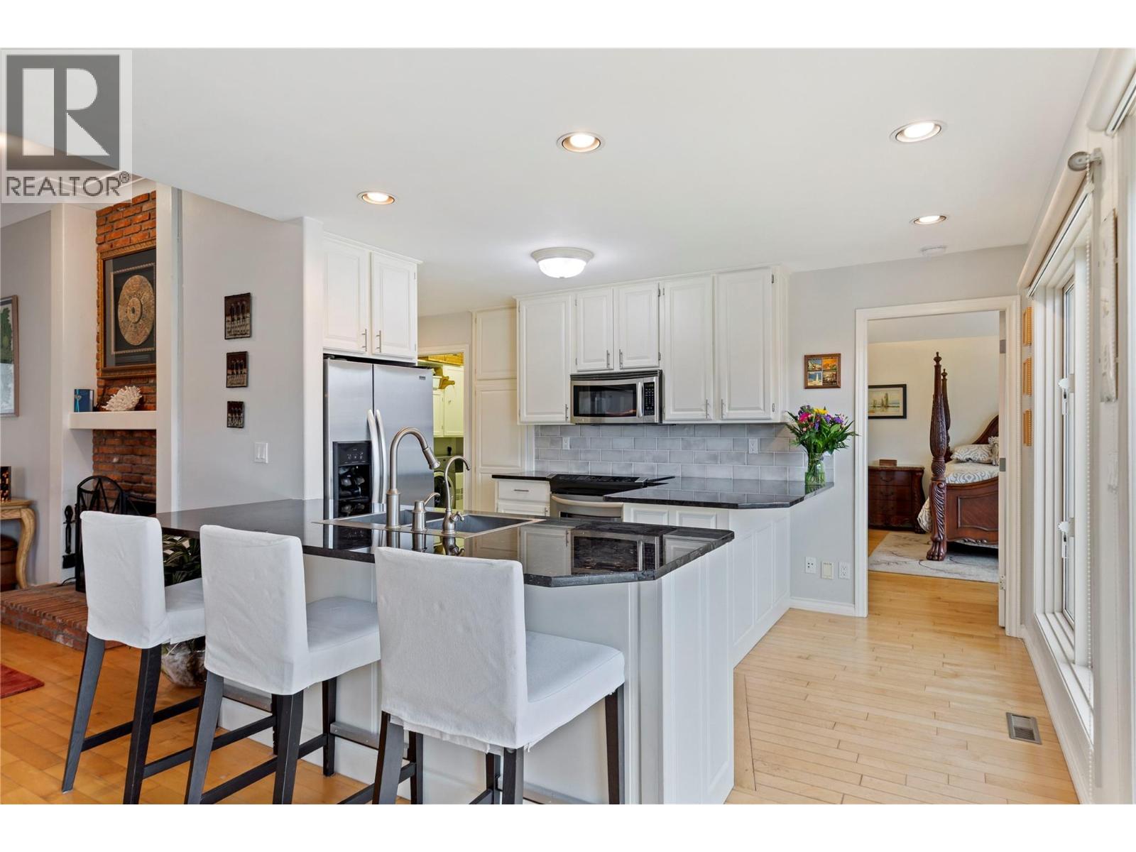  1116 Lynn Court, Kelowna