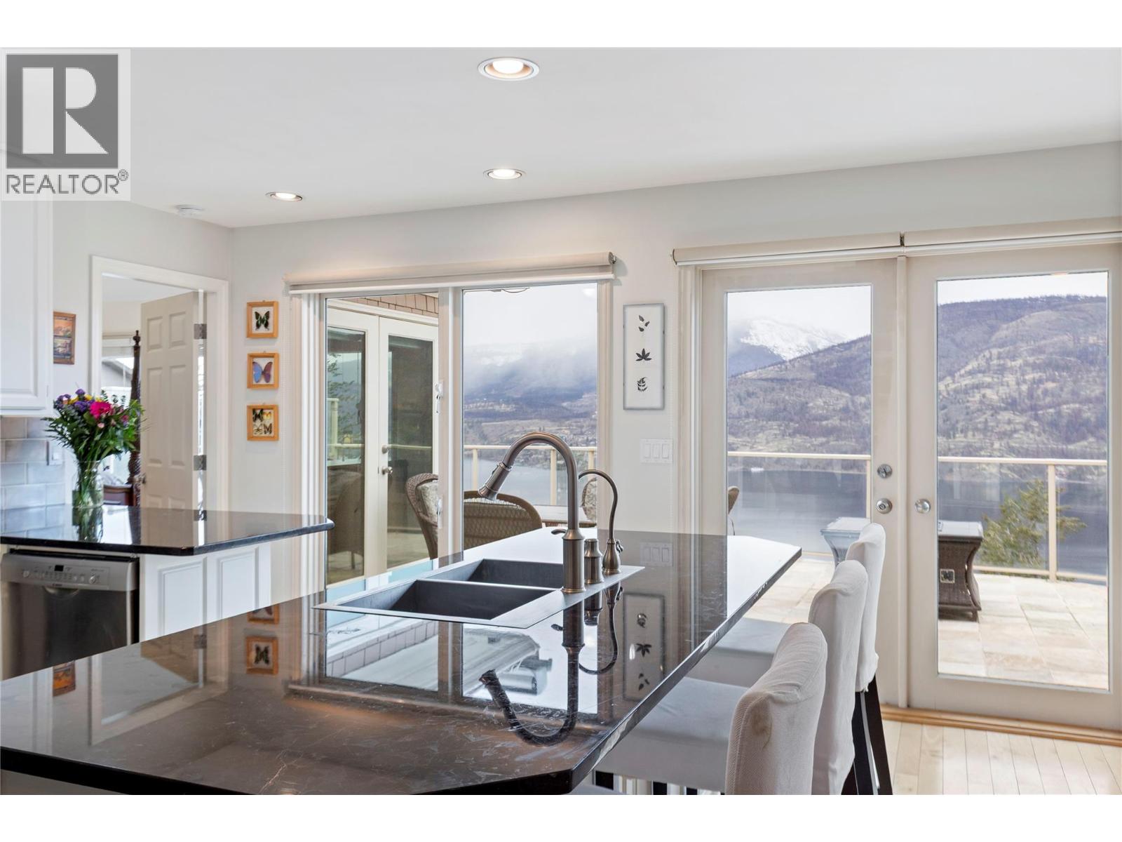 1116 Lynn Court, Kelowna
