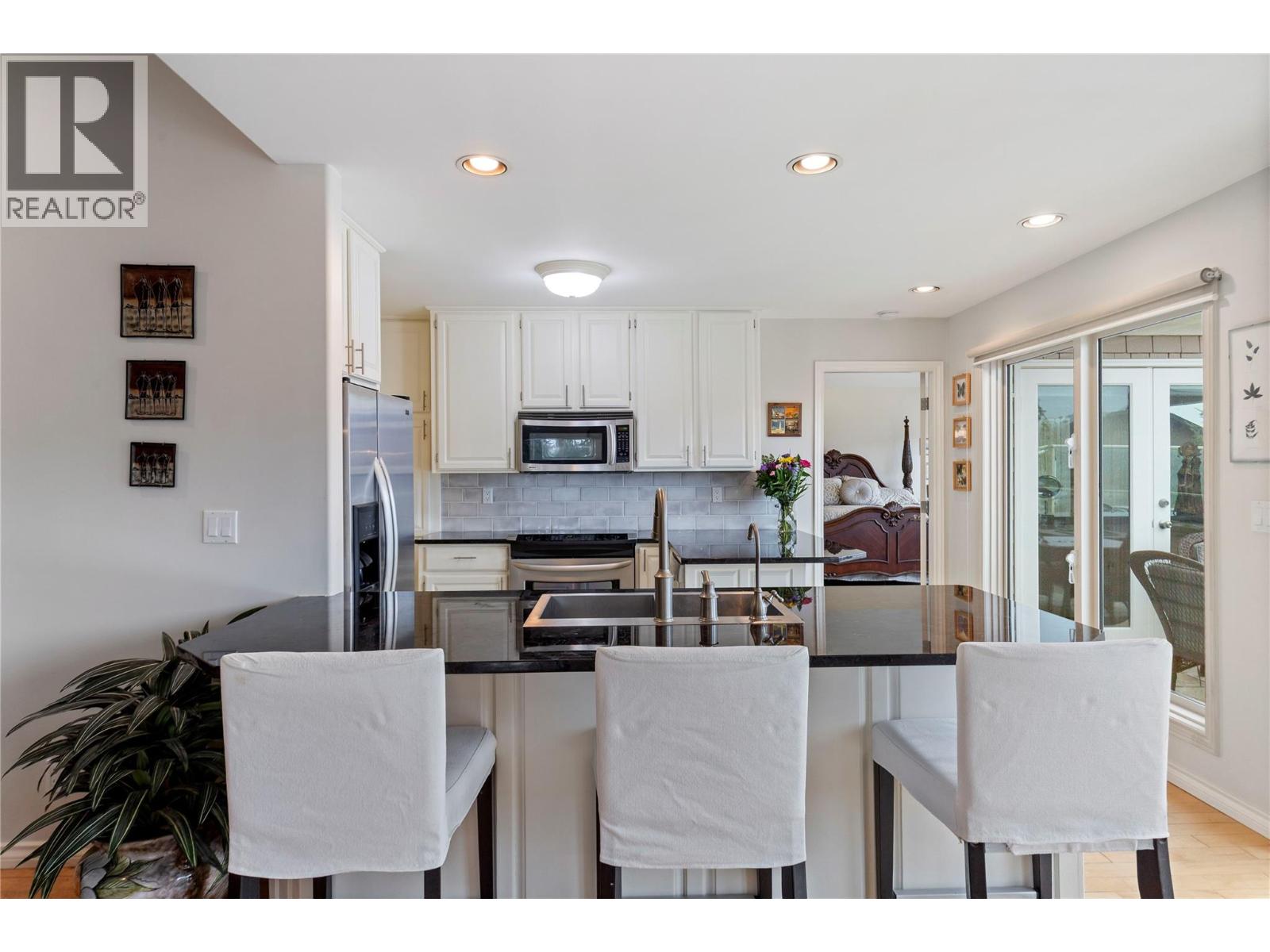  1116 Lynn Court, Kelowna