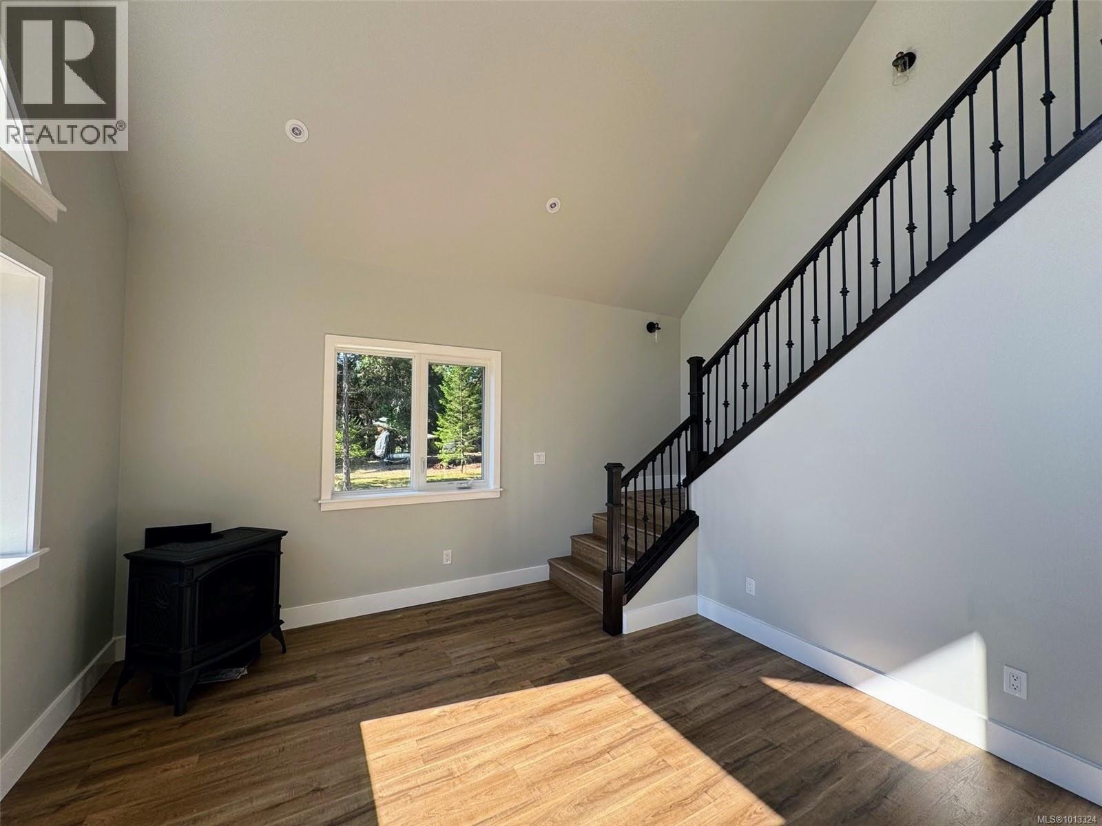 #SL94 313 Evergreen Lane - 10
