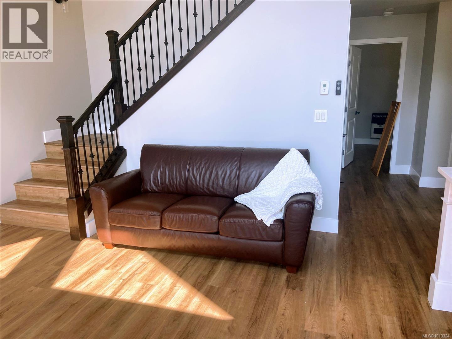 #SL94 313 Evergreen Lane - 8