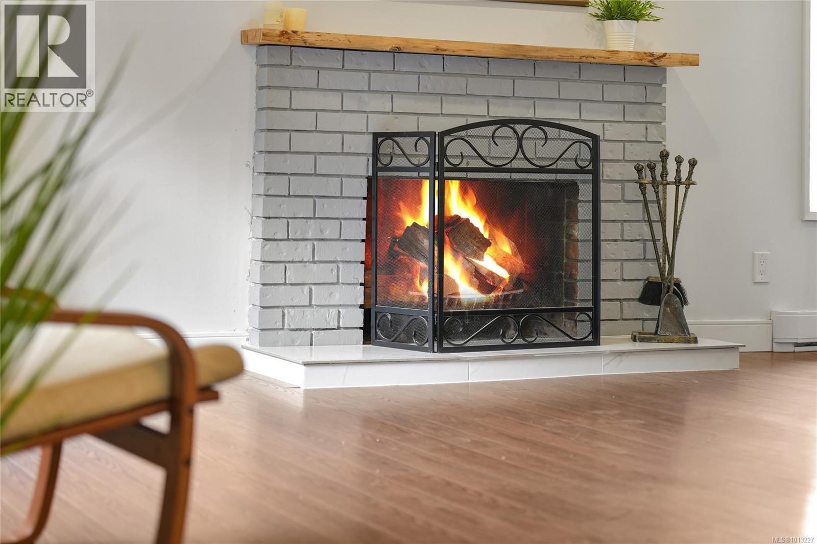  7037 WALLACE Drive, Central Saanich