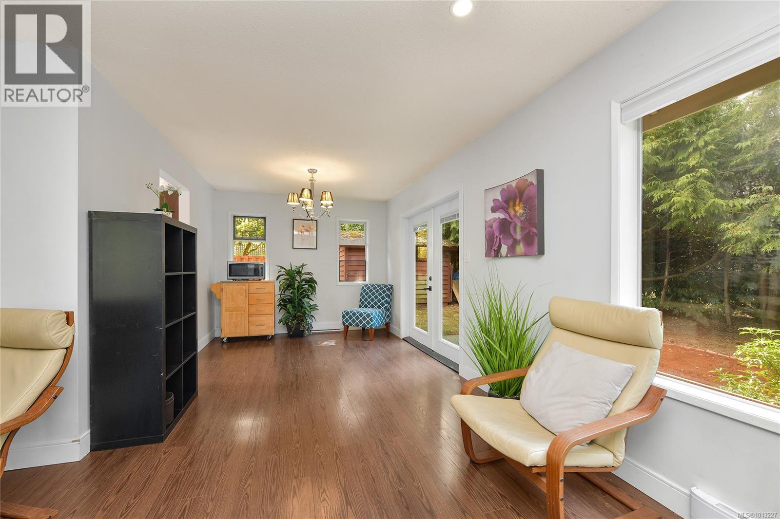  7037 WALLACE Drive, Central Saanich