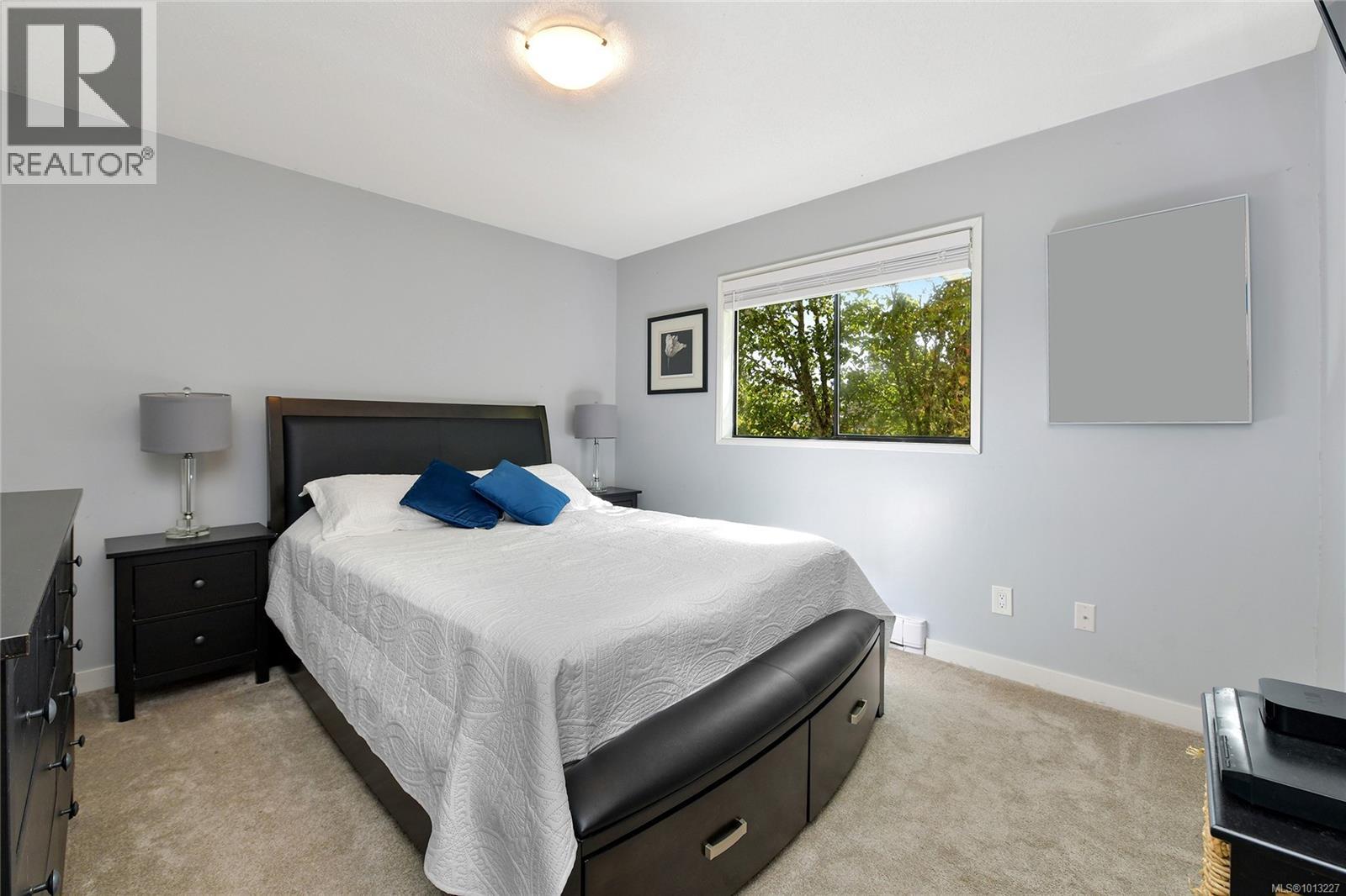  7037 WALLACE Drive, Central Saanich